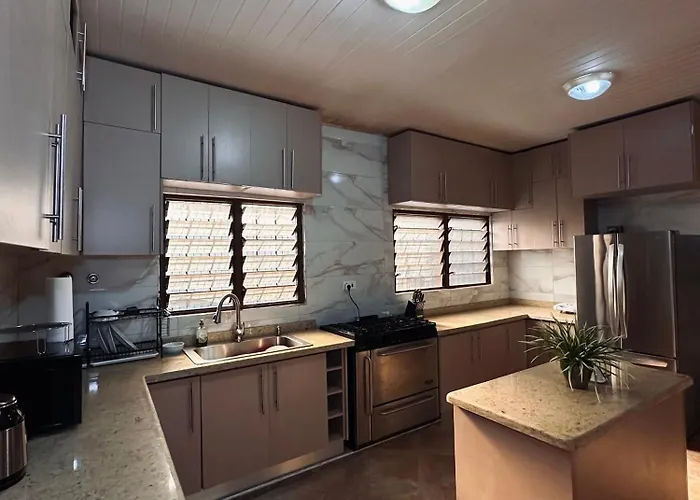 C&B House Mv